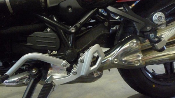 Adattatore poggiapiedi MV per BMW R12