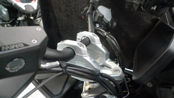 Adaptateur de guidon MV BMW R1300GS